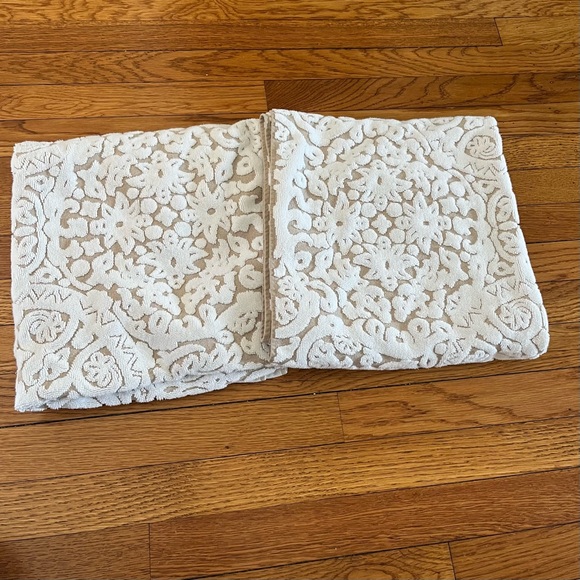 2 Pottery Barn Sculpted Floral Decorative Bath Towels White and Tan 21"x51" - Picture 1 of 4